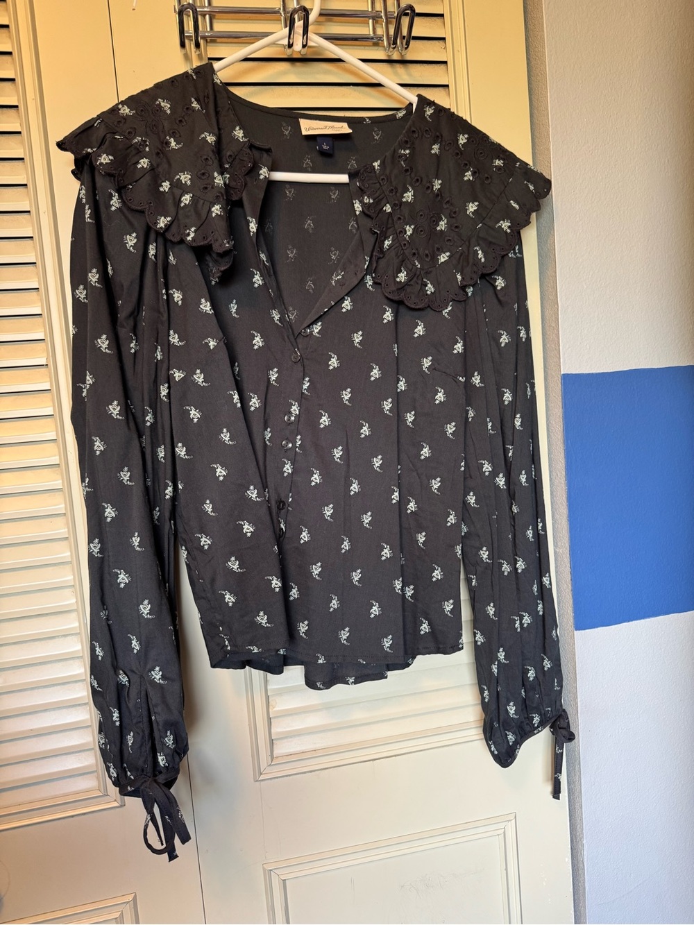 Universal Thread Navy Blue Floral Eyelet-Collar Blouse with Tie Sleeves